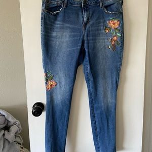 Old navy size 14 Floral embroidered stretch jeans